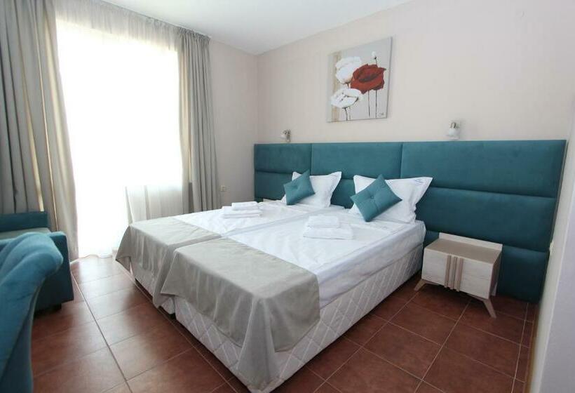 اتاق استاندارد با چشمانداز دریا, Perla Beach