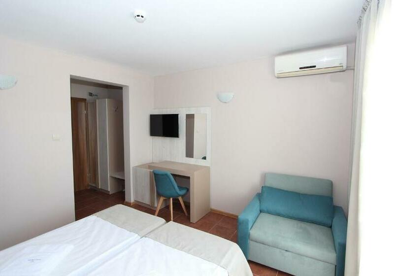 اتاق استاندارد با چشمانداز دریا, Perla Beach