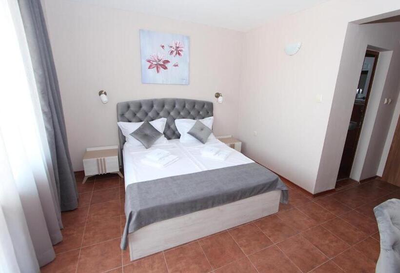 اتاق لوکس با چشمانداز دریا, Perla Beach