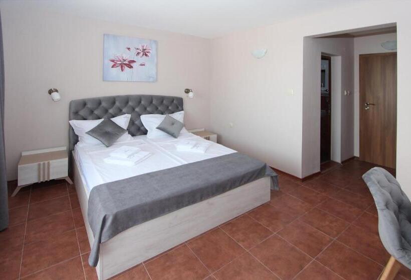 اتاق لوکس با چشمانداز دریا, Perla Beach