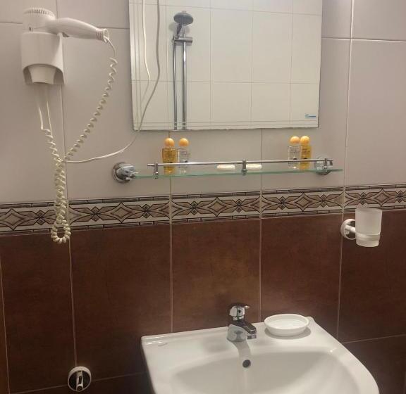 اتاق لوکس با چشمانداز دریا, Perla Beach