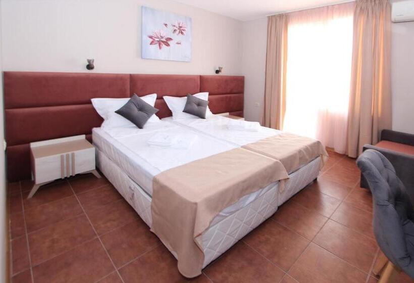 اتاق سوپریور با چشمانداز دریا, Perla Beach