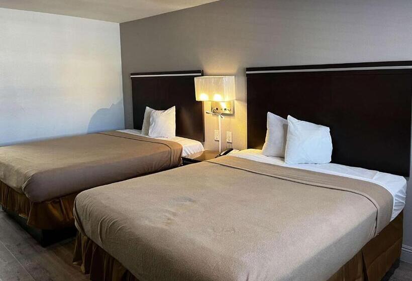 四人豪华间, Artesia, Ca