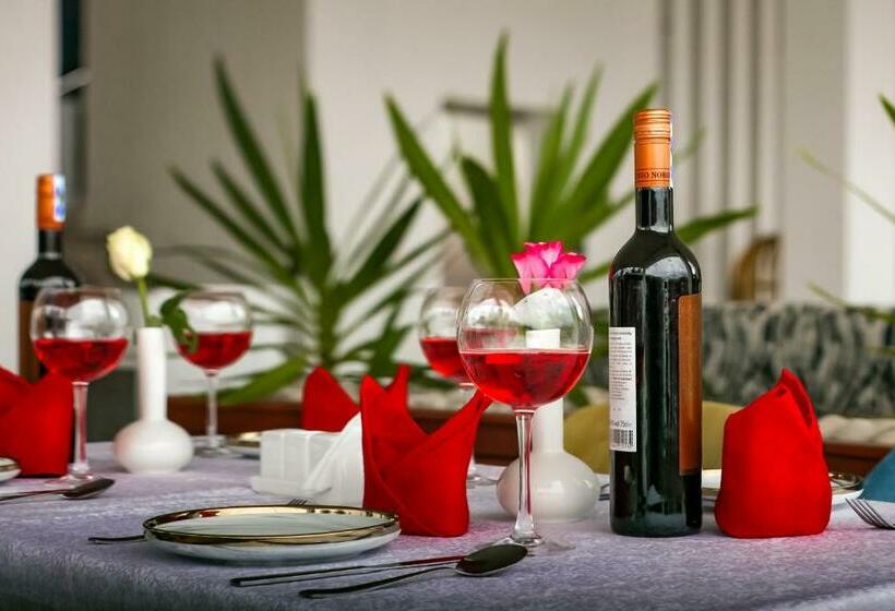 اتاق لوکس, The Warwick Hotel, Nanyuki Kenya