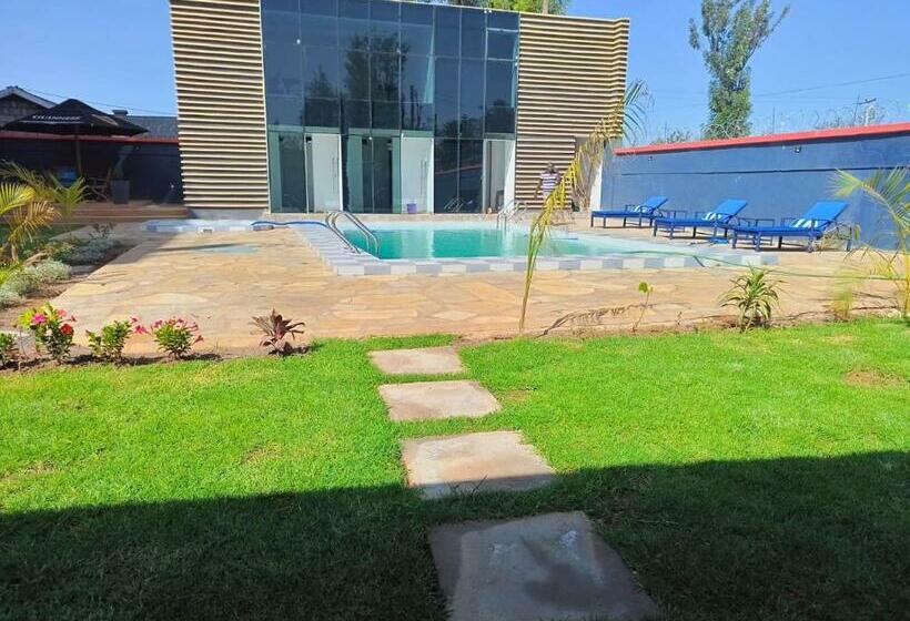 اتاق لوکس, The Warwick Hotel, Nanyuki Kenya