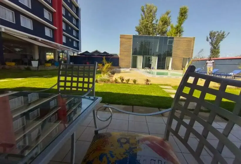 اتاق لوکس, The Warwick Hotel, Nanyuki Kenya
