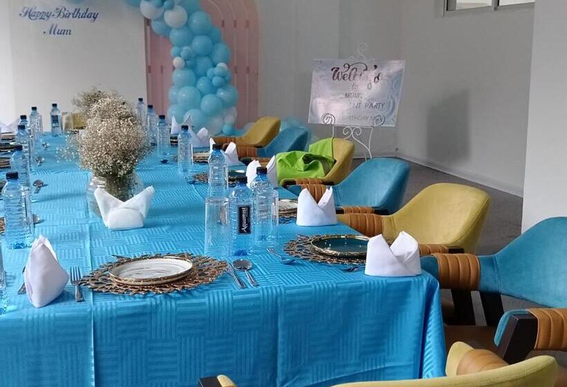 اتاق لوکس, The Warwick Hotel, Nanyuki Kenya