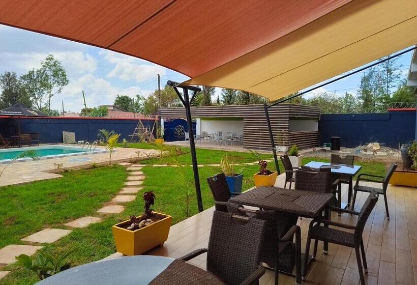 اتاق سوپریور, The Warwick Hotel, Nanyuki Kenya