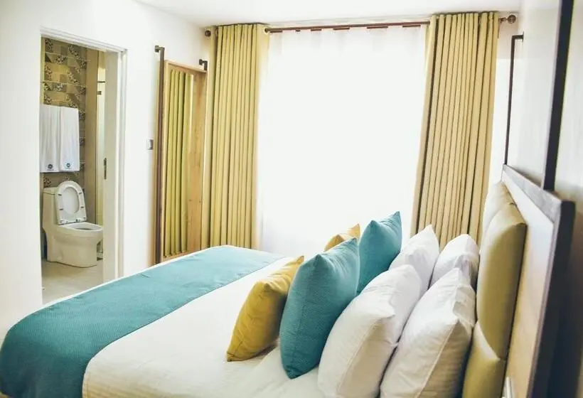 اتاق سوپریور, The Warwick Hotel, Nanyuki Kenya