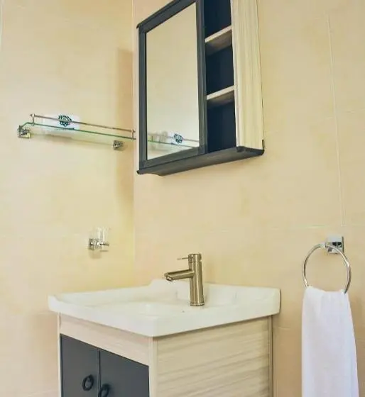 اتاق سوپریور با تخت بزرگ, The Warwick Hotel, Nanyuki Kenya