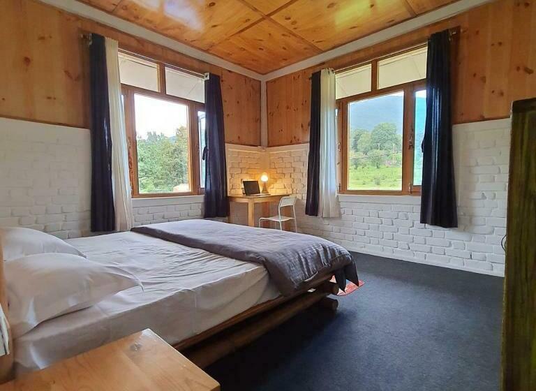 带大床的标准间, Barefoot Bir Coliving Coworking Cafe