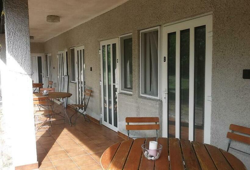 スタンダードルーム, Lake Vendégház