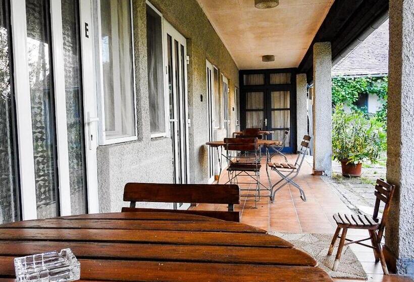 スタンダードルーム, Lake Vendégház