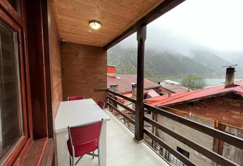 스탠다드 트리플 룸, Cerrahpaşa Sui̇te