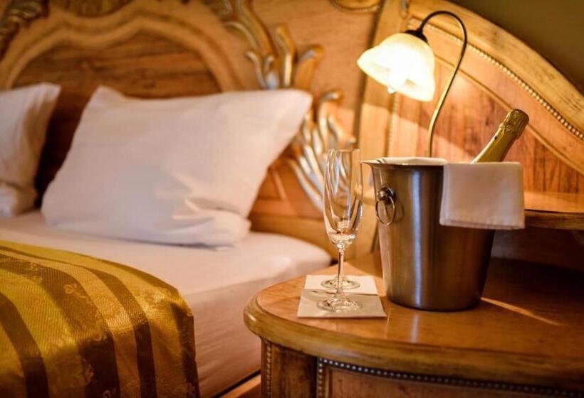 غرفة ديلوكس, Zámek Kamenný Dvůr