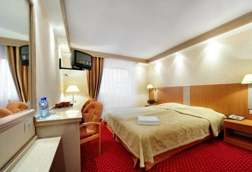 غرفة قياسية, 500