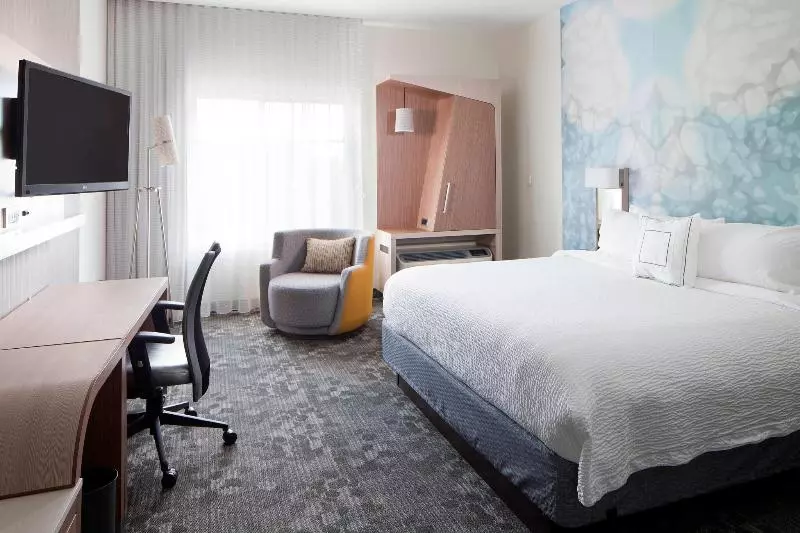 キングサイズベッドのスタンダードルーム, Courtyard By Marriott Palm Beach Jupiter