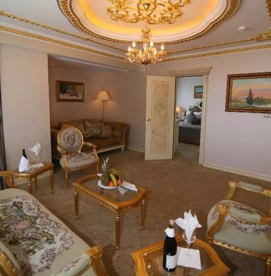 سوئیت پرزیدنت, Demir