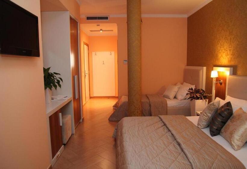 Triple Room Sea View, Gold