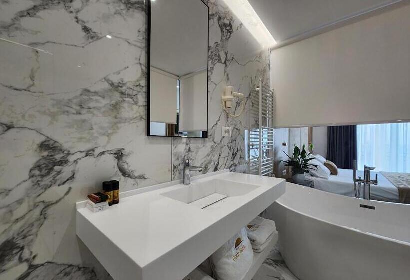 디럭스 테라스 룸 바다 전망, Gold