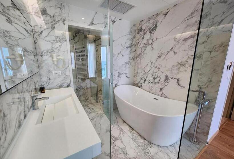 디럭스 테라스 룸 바다 전망, Gold