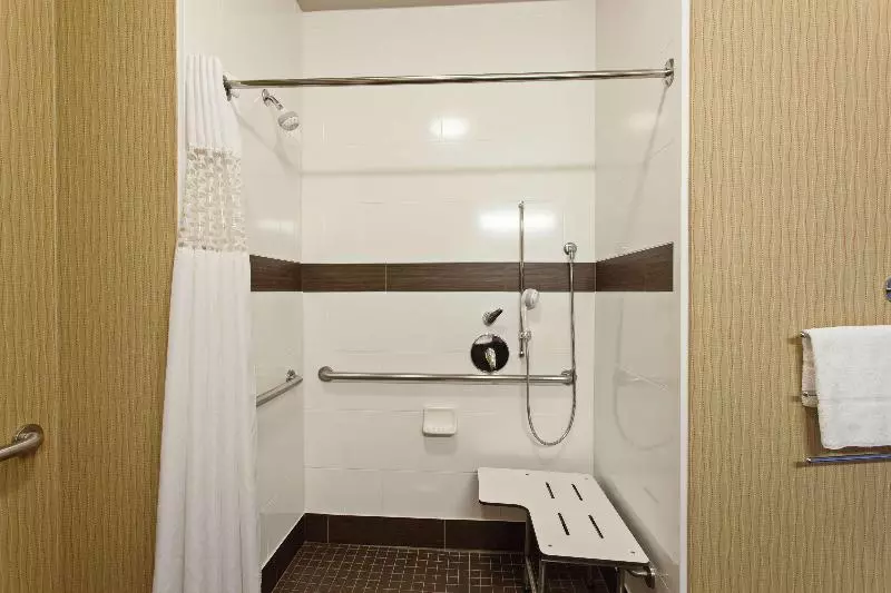 Standard-huone King-vuode, Hampton Inn Seattle/everett