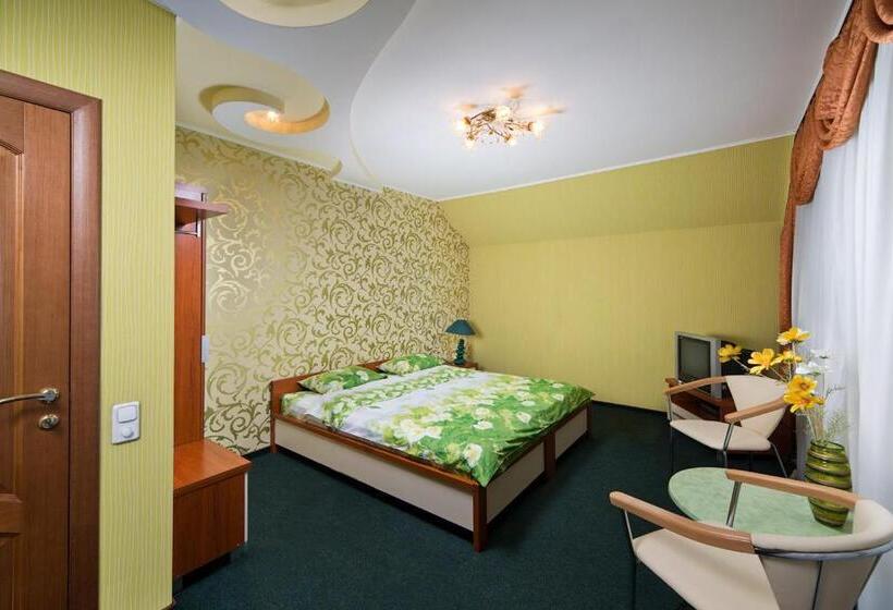 Junior Suite, Hottey