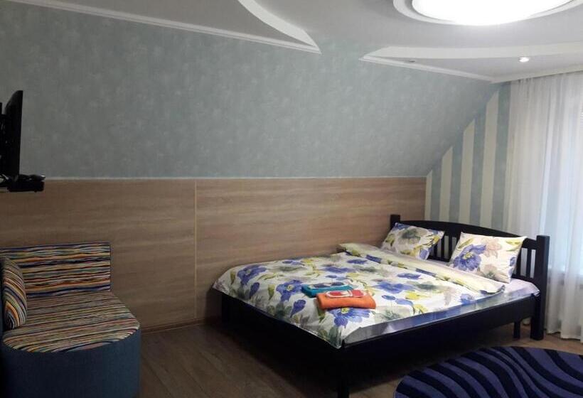 Junior Suite, Hottey