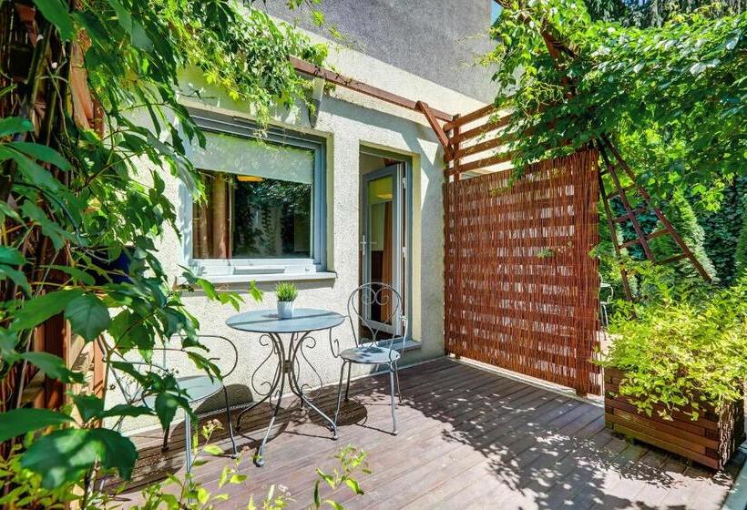 اتاق یک تخته با تراس, Smart2stay Magnolia