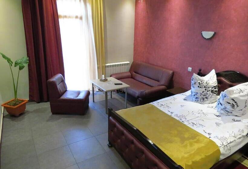 스탠다드 싱글 룸, White House