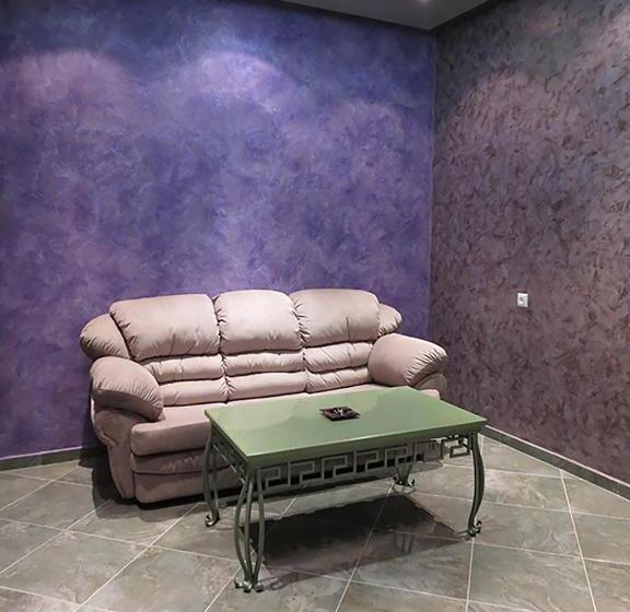 자쿠지 스위트, White House