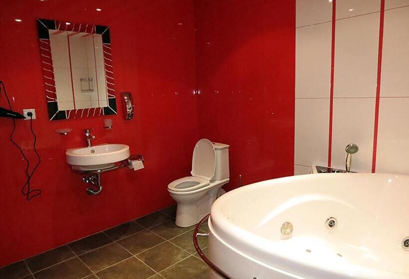 스탠다드 자쿠지 룸, White House