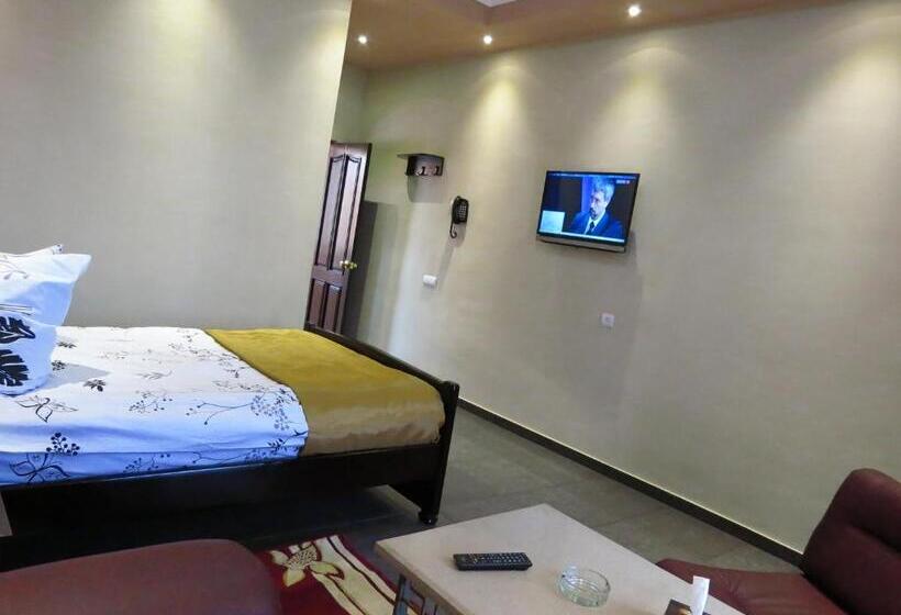 스탠다드 싱글 룸, White House