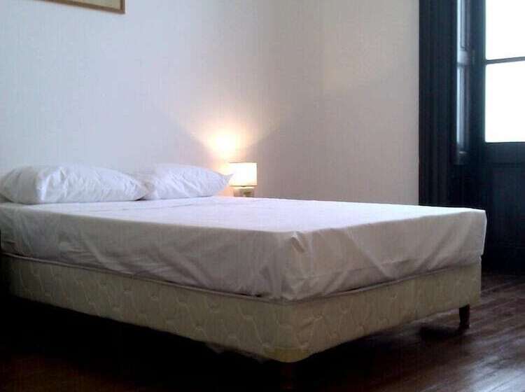 اتاق استاندارد, Montevideo Chic Hostel