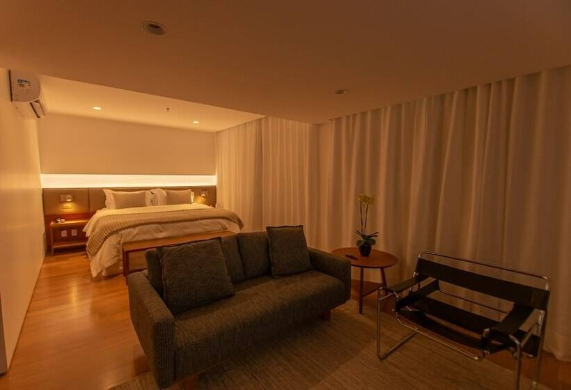 جناح ملكى, Quality Hotel Pampulha & Convention Center