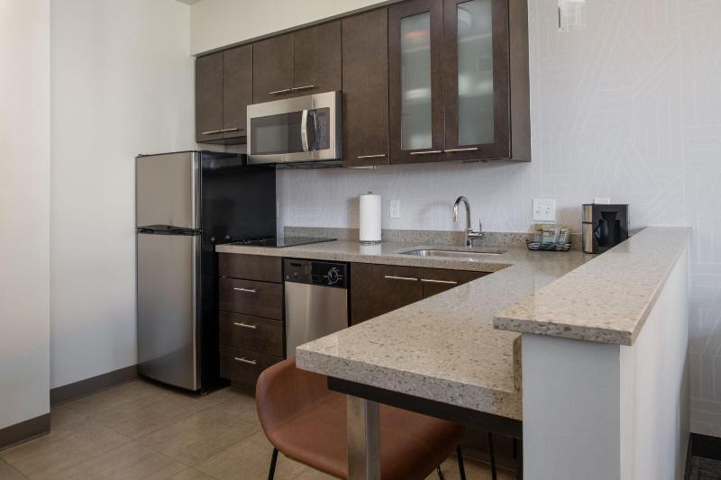 带大床的标准工作室, Residence Inn By Marriott Portland Downtown/pearl District