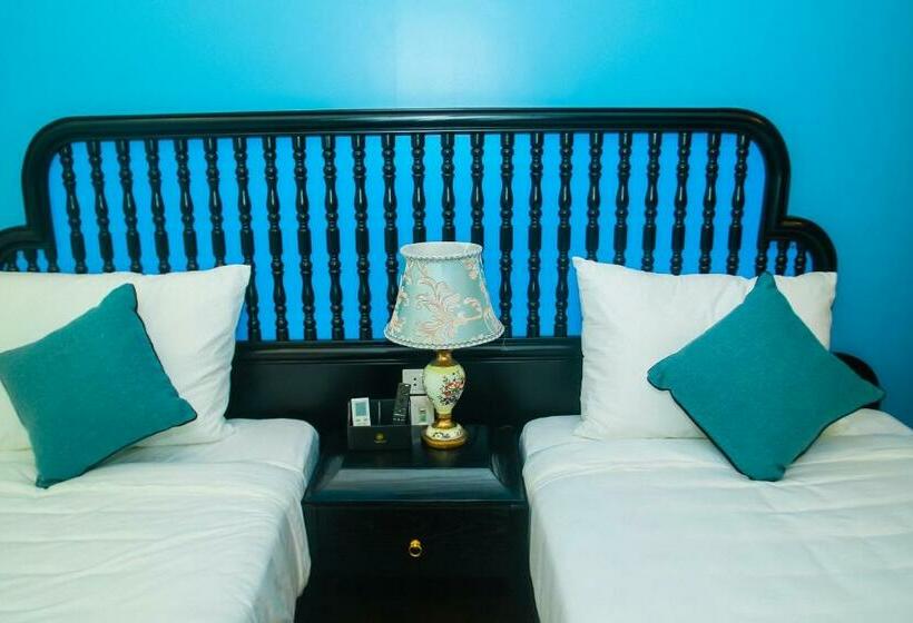 اتاق لوکس, Aurora Sapa