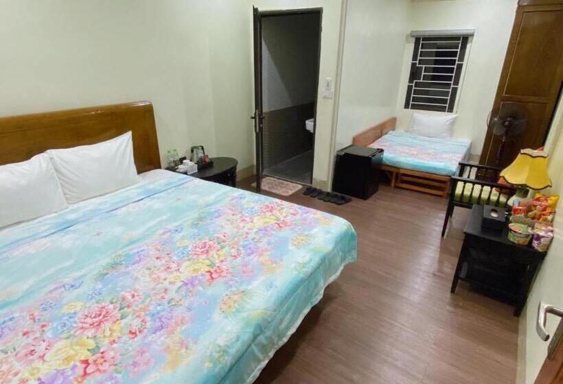 اتاق استاندارد چهار تخته, Aurora Sapa