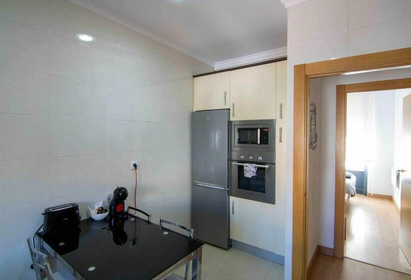 דירת שלושה חדרים, Apartamento Paris