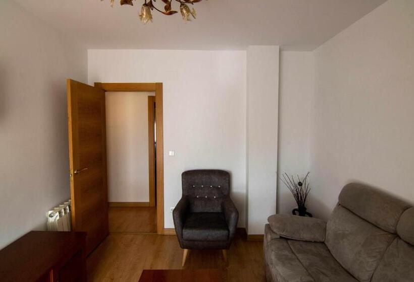דירת שלושה חדרים, Apartamento Paris