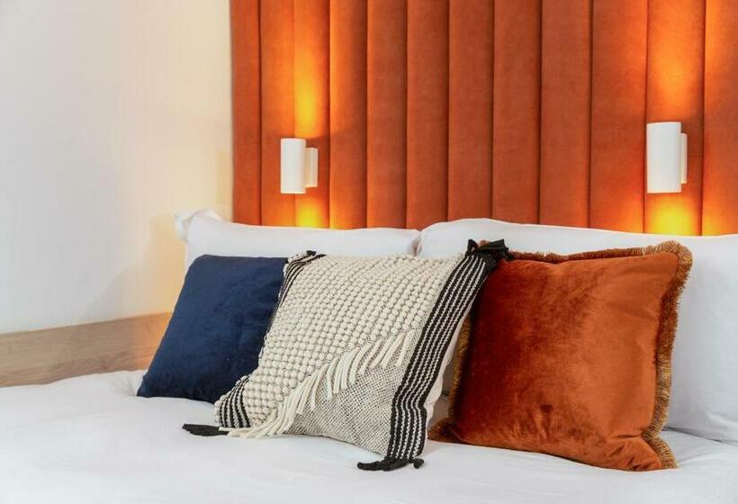 스탠다드 룸, The Snug Townhouse