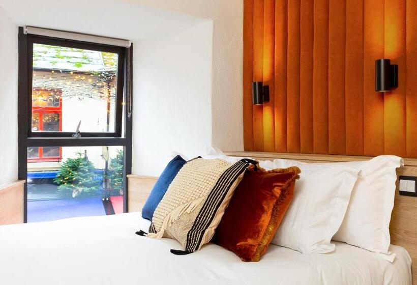 수피리어 룸, The Snug Townhouse