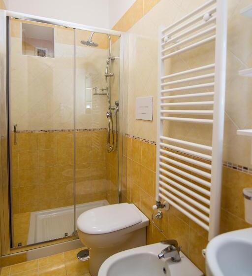 غرفة قياسية ثلاثية, B&b Lo Scrigno