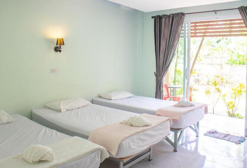 스탠다드 트리플 룸 가든 전망, Best House Resort