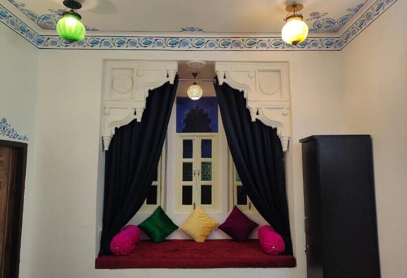 Camera Deluxe, Ushaan Haveli