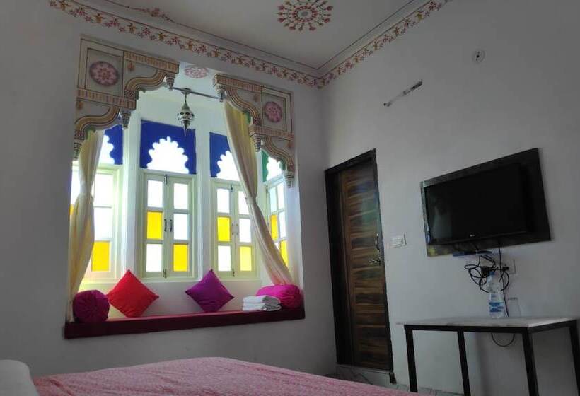 Camera Deluxe, Ushaan Haveli