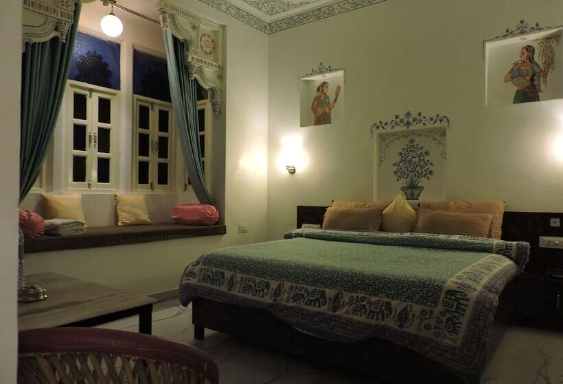 Camera Deluxe, Ushaan Haveli