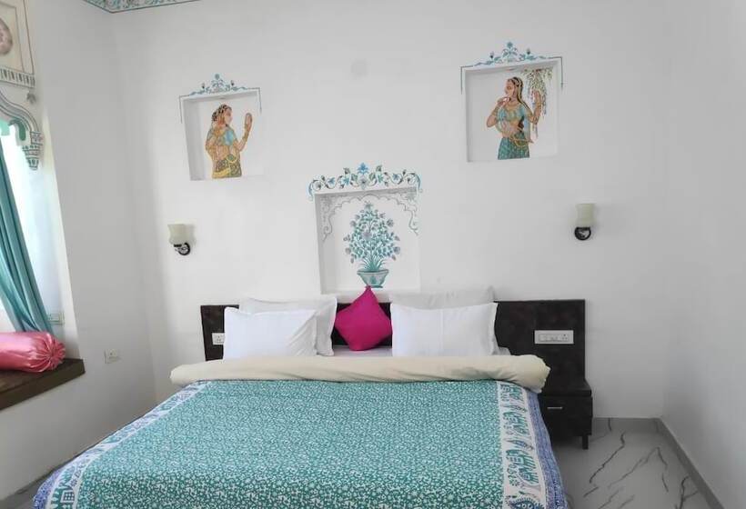 Camera Deluxe, Ushaan Haveli