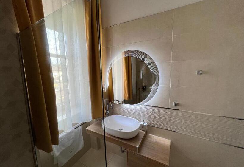 标准间, Kúria Vendégház