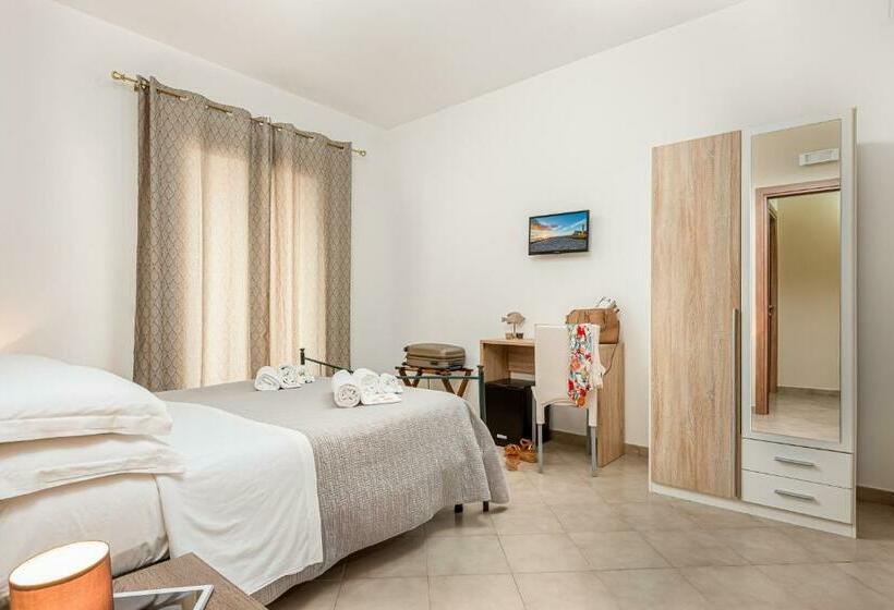 标准间带露台, Samira